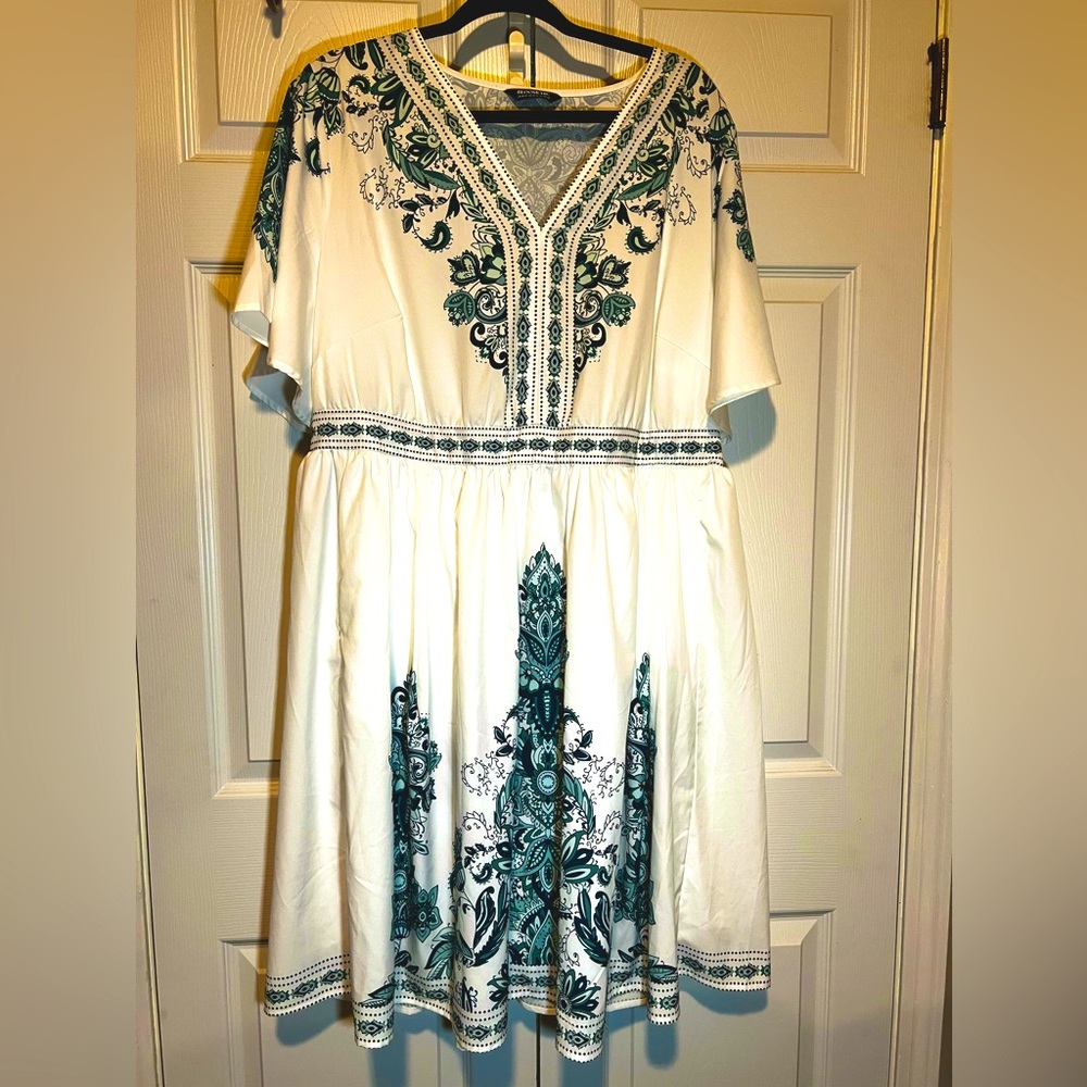 BloomChic 18w-20w white, green-blue, & teal bandana dress.